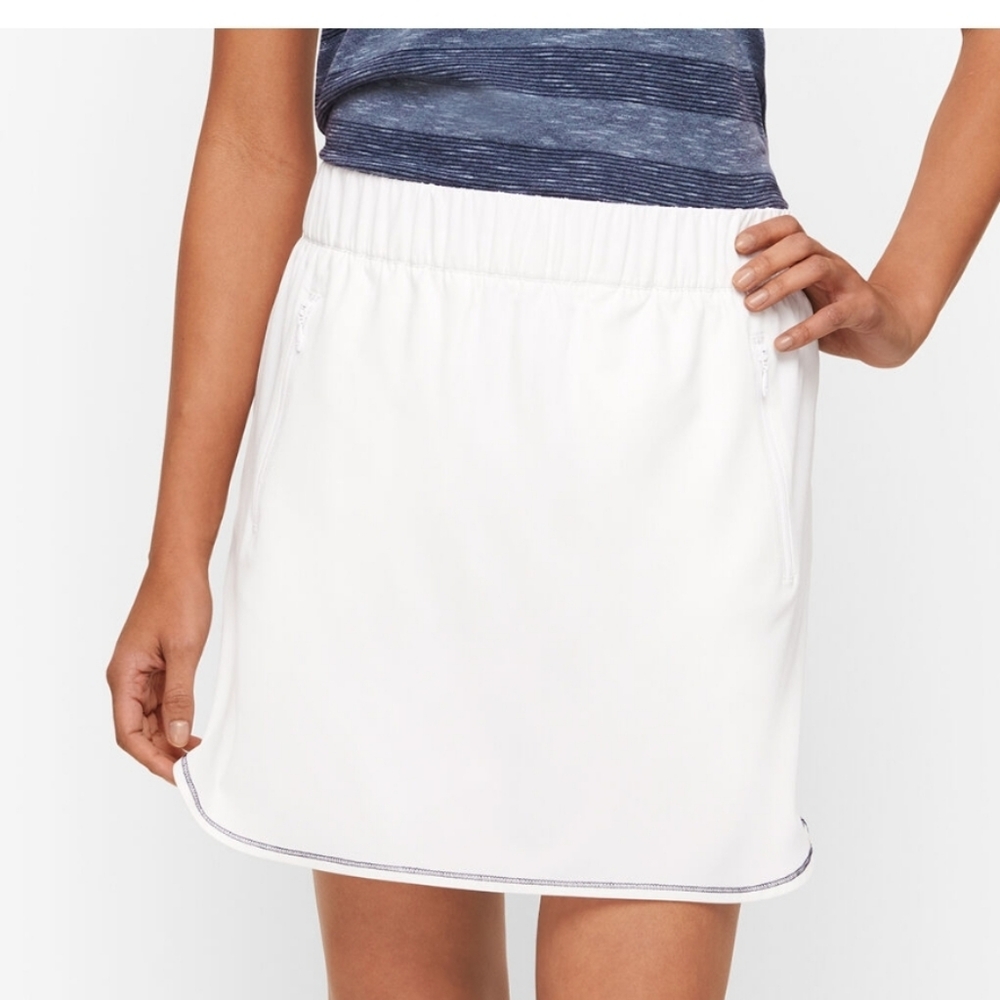 Talbots White Active Skort with Navy Trim